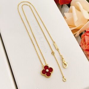 Van Cleef & Arpels Four-Leaf Clover Single Flower Necklace